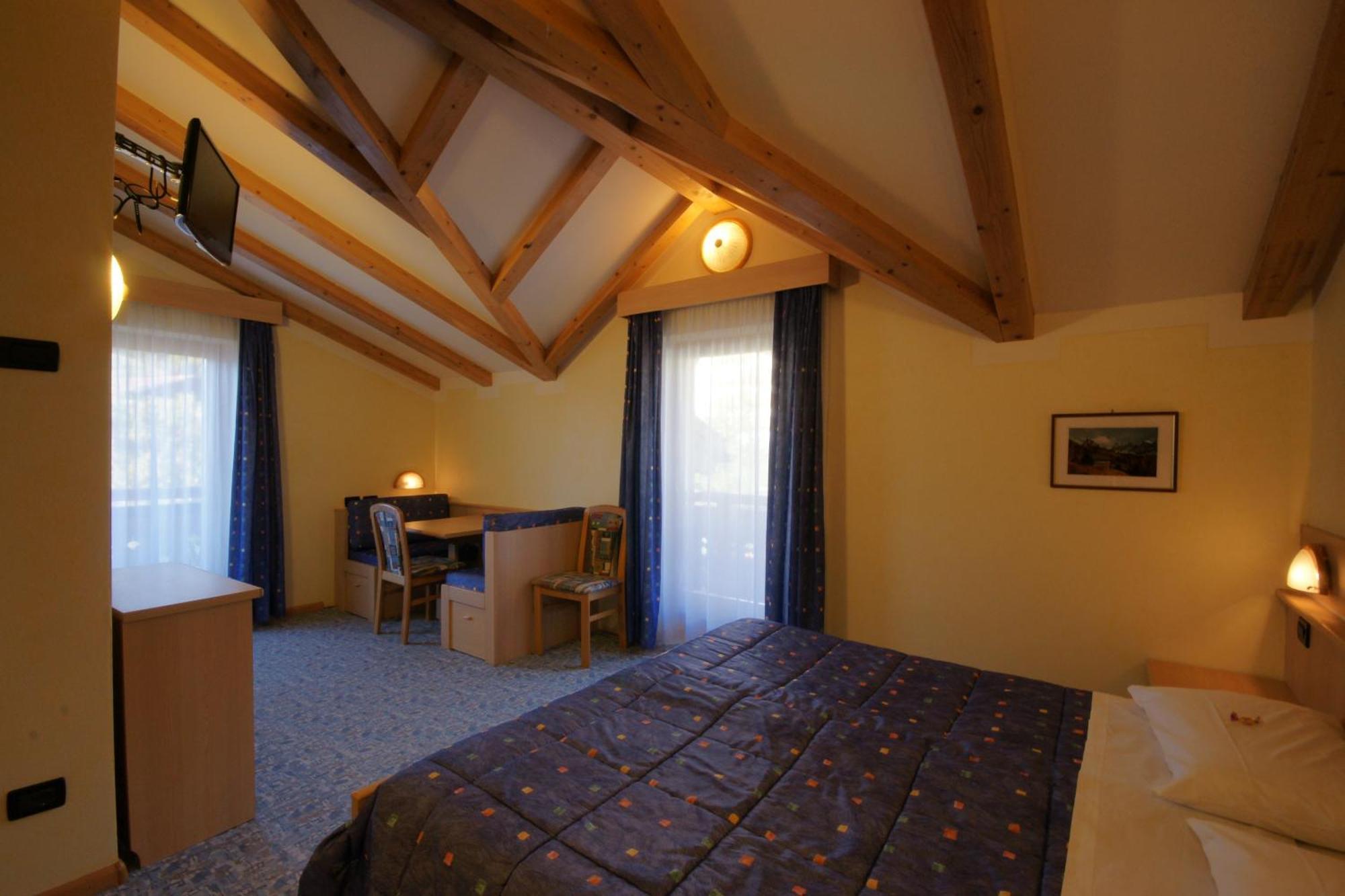 Berg Hotel Latemar Spitze Vigo di Fassa Luaran gambar