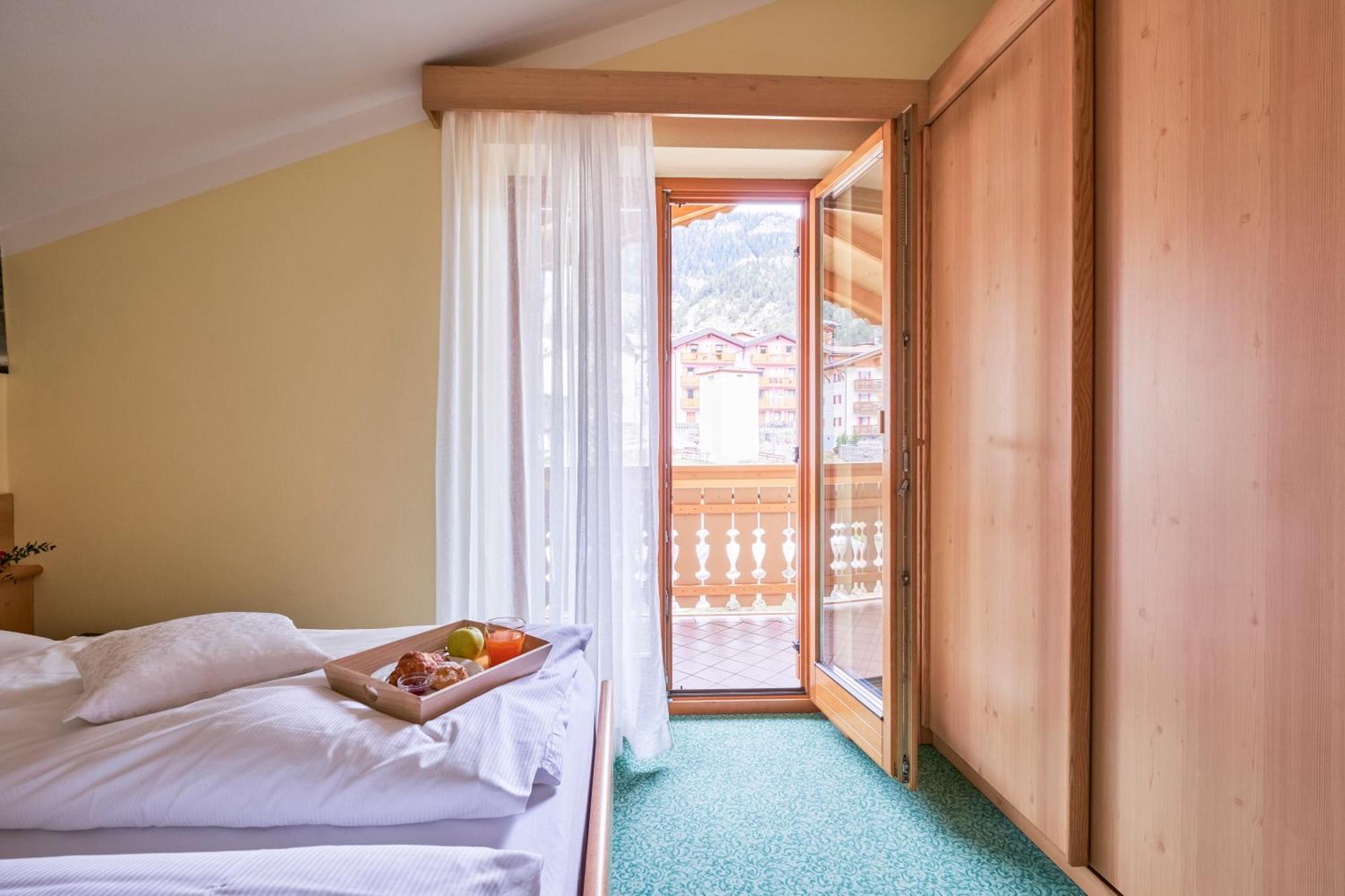 Berg Hotel Latemar Spitze Vigo di Fassa Luaran gambar