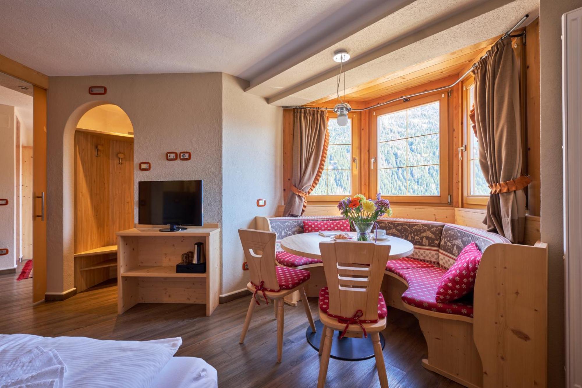 Berg Hotel Latemar Spitze Vigo di Fassa Luaran gambar